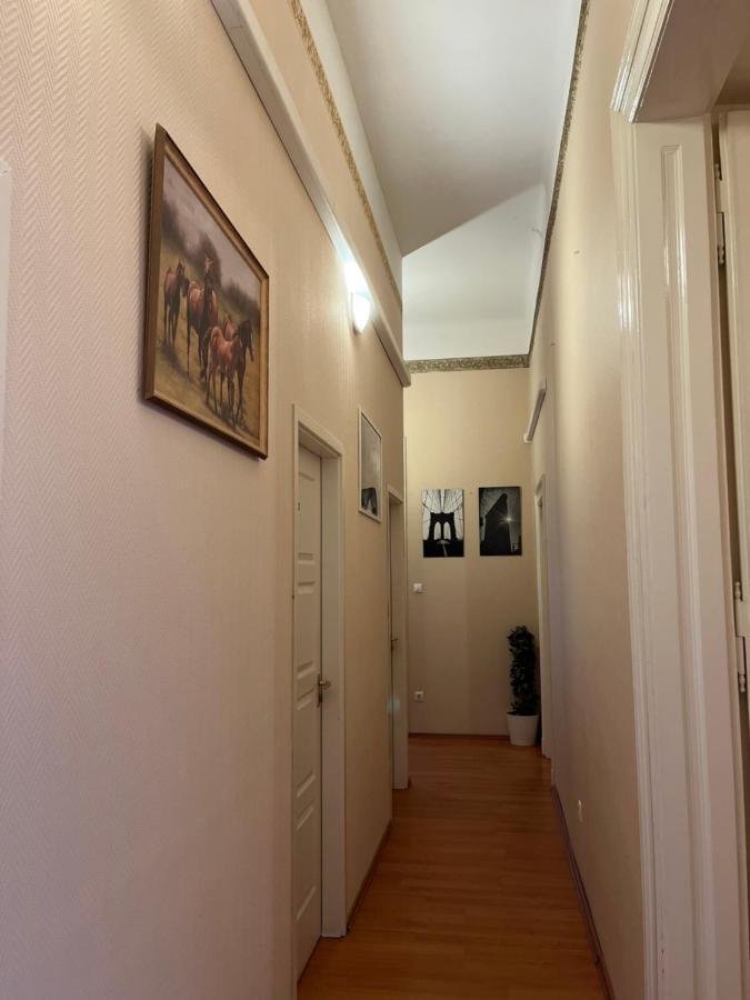 Good Luck Apartamento Budapeste Exterior foto