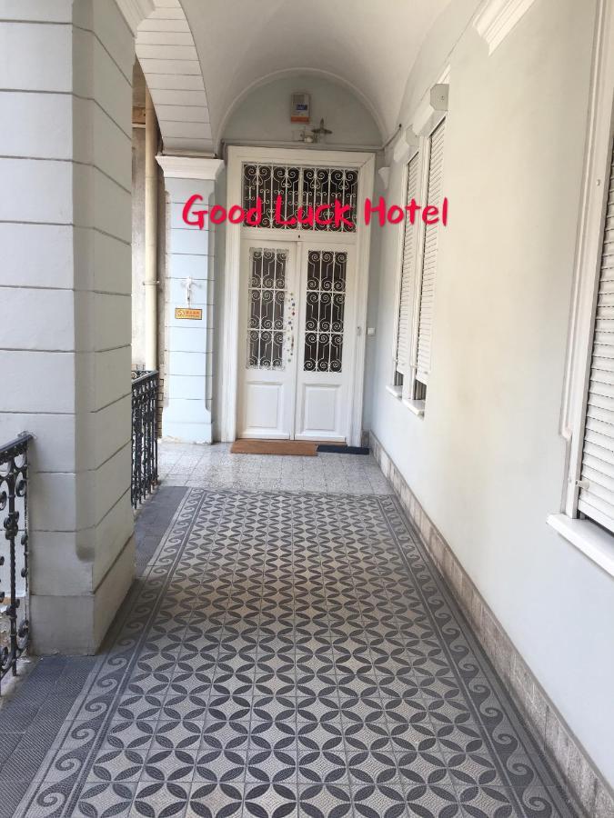 Good Luck Apartamento Budapeste Exterior foto